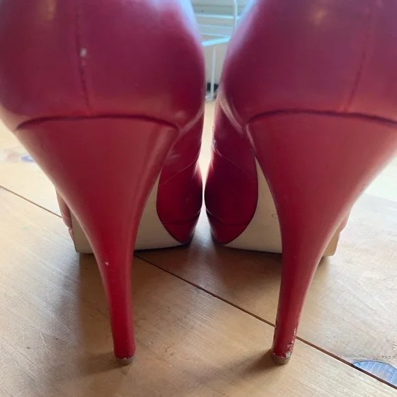 Aldo / Red / Rounded Toe / High Heels - Picture 2 of 10